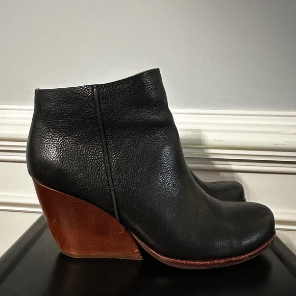 Kork Ease Shoes - Kork Ease Black Leather Wedge Ankle Boots Side Zip Women's Size 8M
